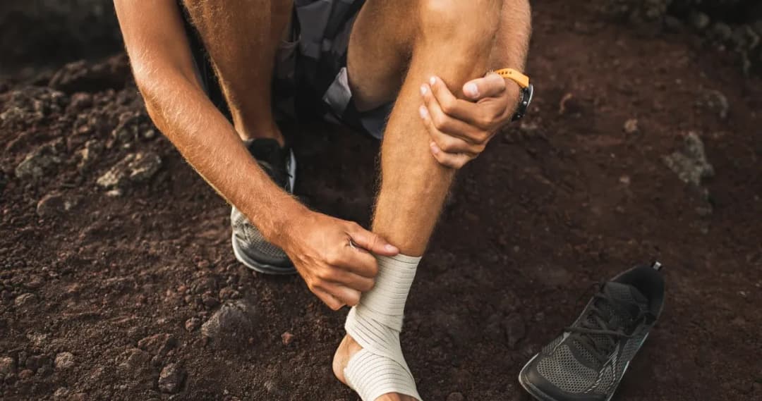 Odszkodowanie za skręcenie stawu skokowego: ile dostaniesz i jak je zwiększyć?