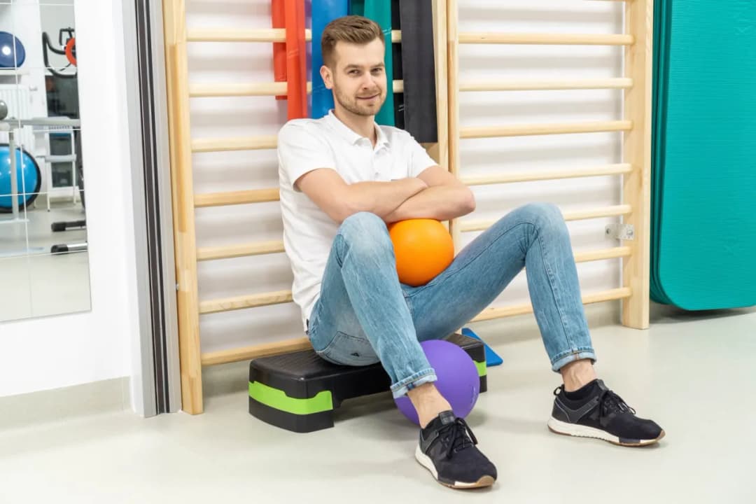 AWF vs UMED: Fizjoterapia - Którą uczelnię wybrać?